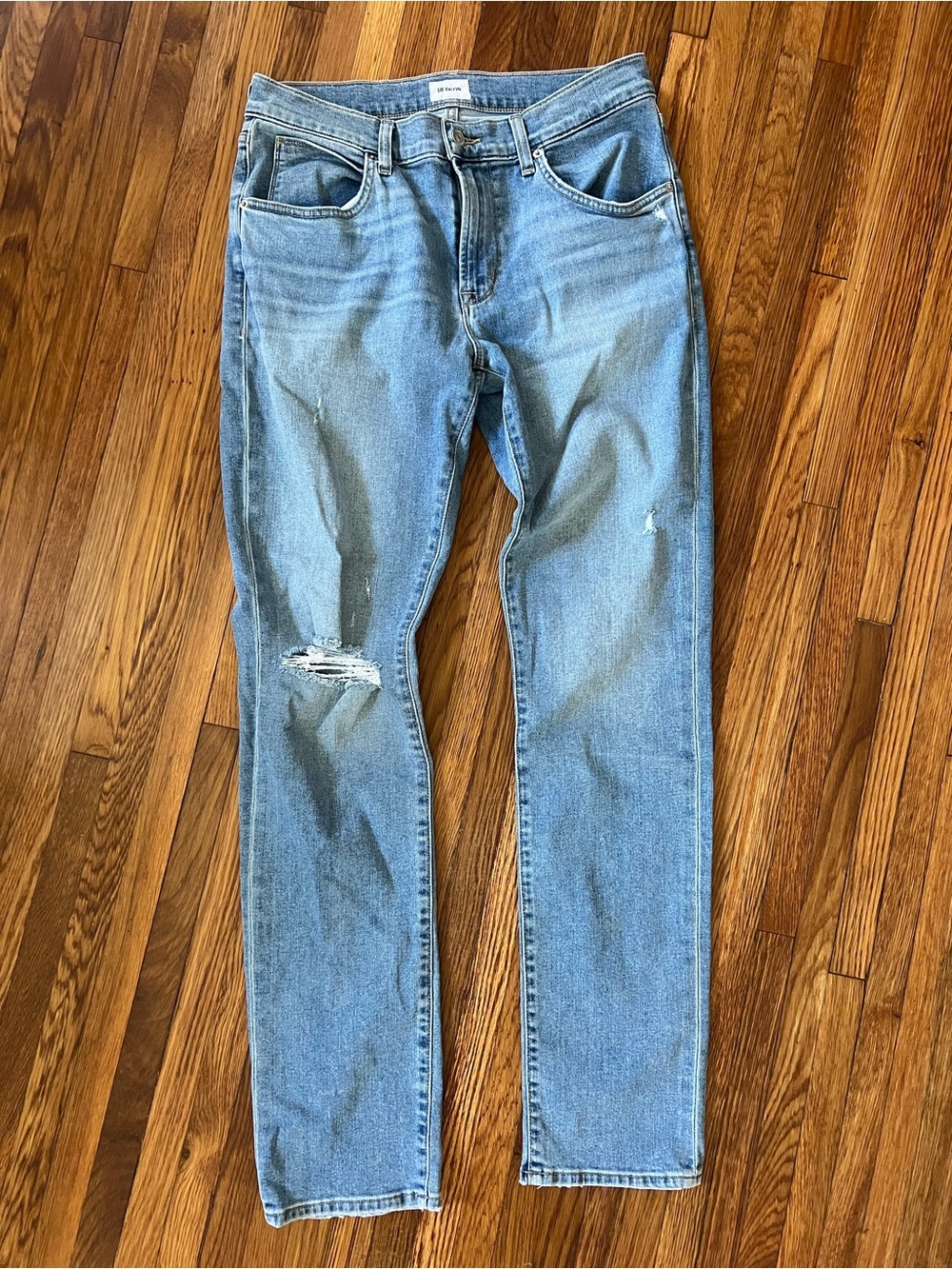 HUDSON Light Blue Wash Women’s Distressed Straight-Leg Jeans